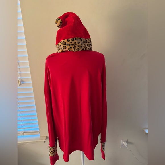 Women’s XL “Santa…I can explain” Top with matching Leopard Band Santa Hat - Picture 2 of 8